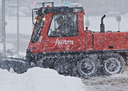 Déneigement, déblayage et épandage d’abrasifs arrondissements de Montréal.